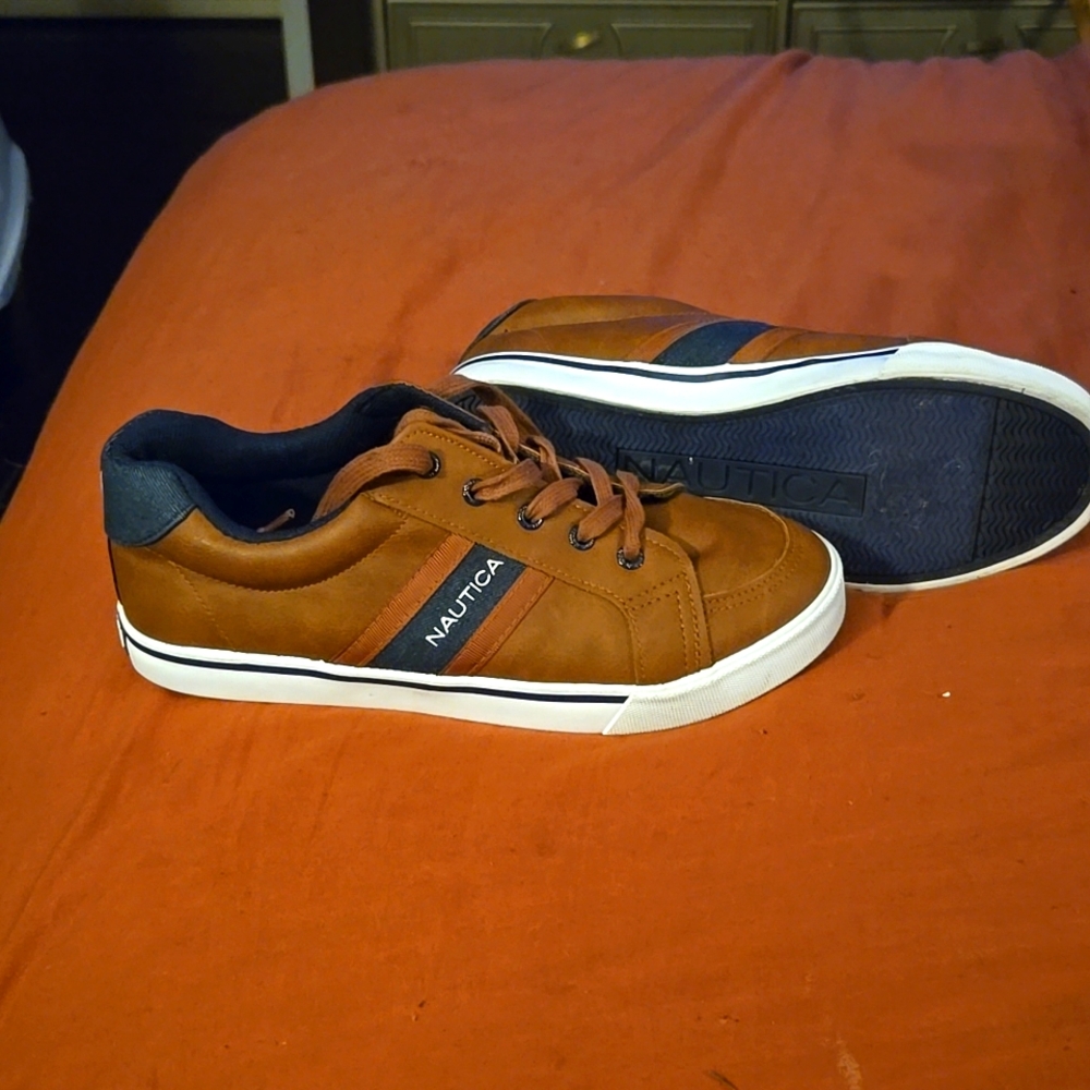 Boys casual Nautica shoes
